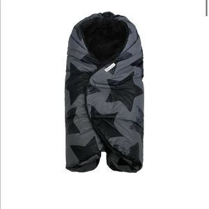 NIDO Plush Baby wrap 6-18 Months